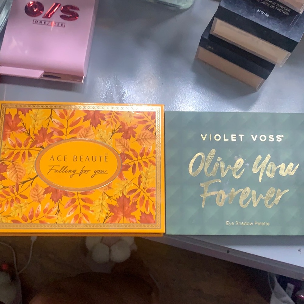 ACE BEAUTY 2 eyeshadow palettes